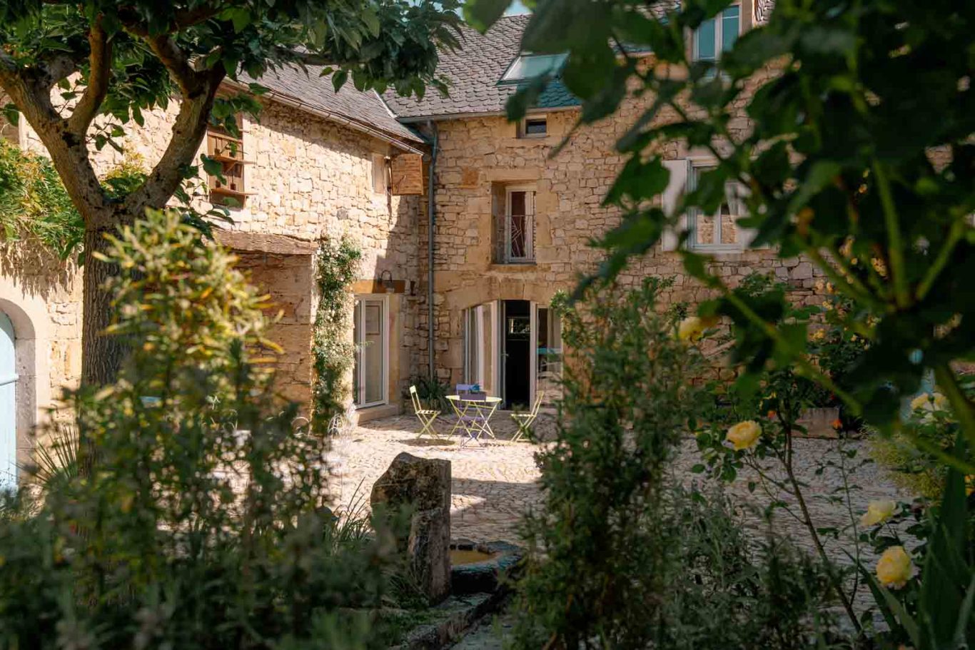 La cour du Clos du Barry Profitez des espaces extérieurs du Clos du Barry
